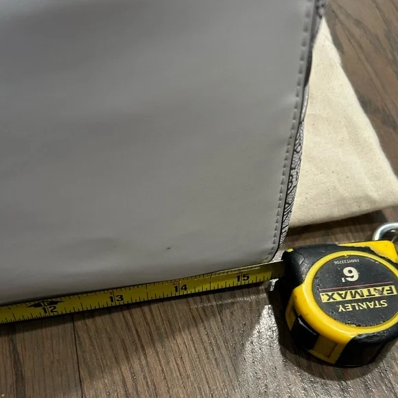 NWOT Tory Burch Daisy Chain Embroidered Tote Bag - Picture 8 of 9